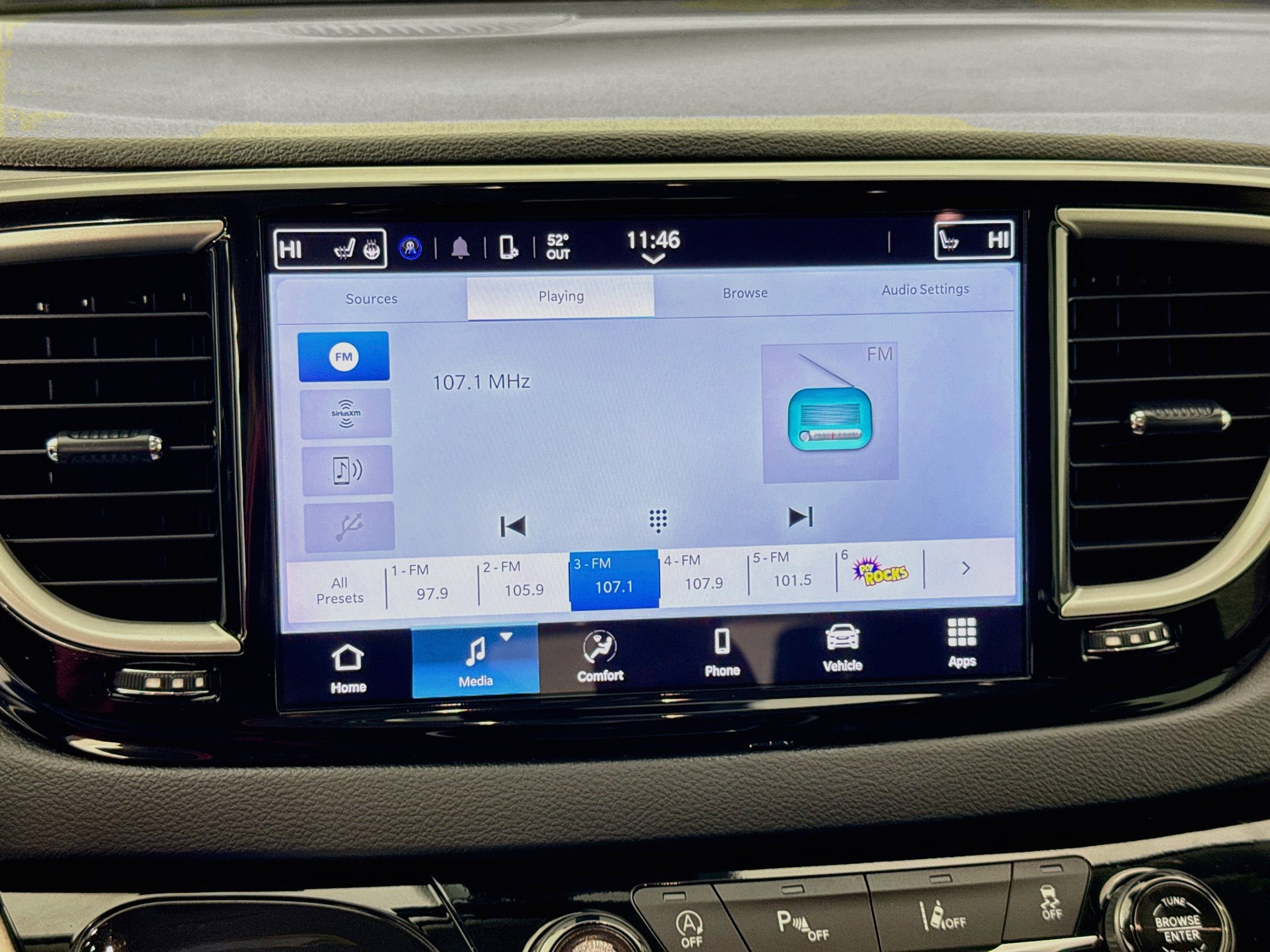 Used 2024 Chrysler Pacifica Touring-L FWD image 14