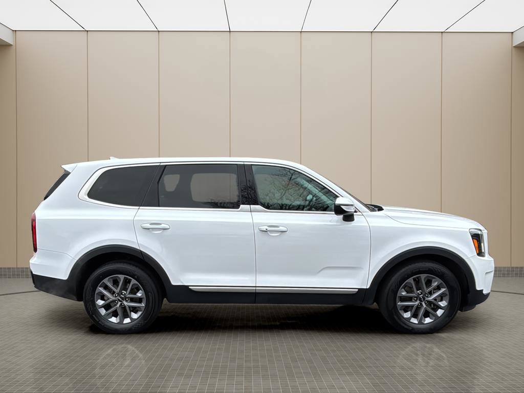 Used 2023 Kia Telluride LX image 6
