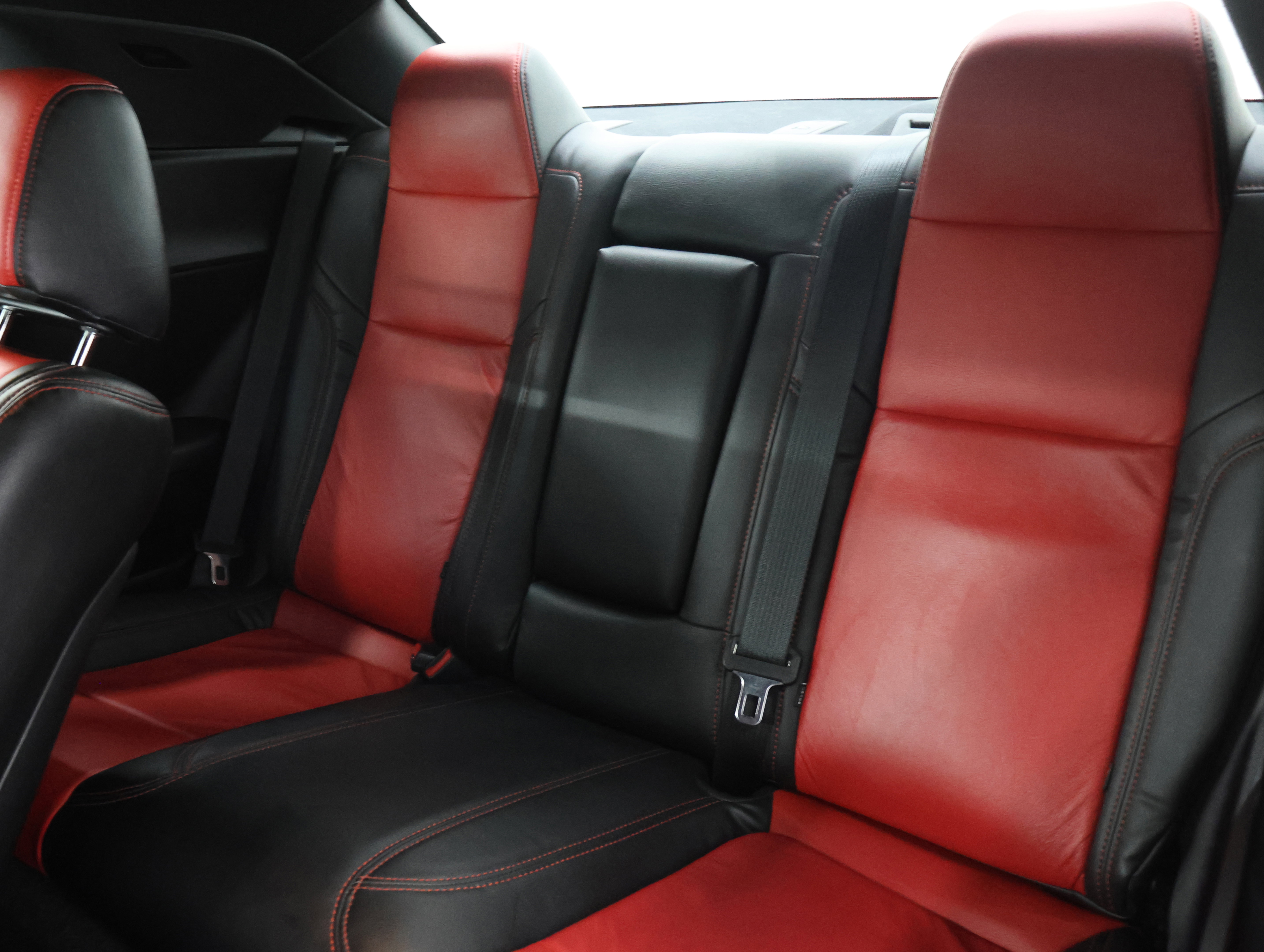 Used 2015 Dodge Challenger R/T w/ Quick Order Package 22B R/T image 9