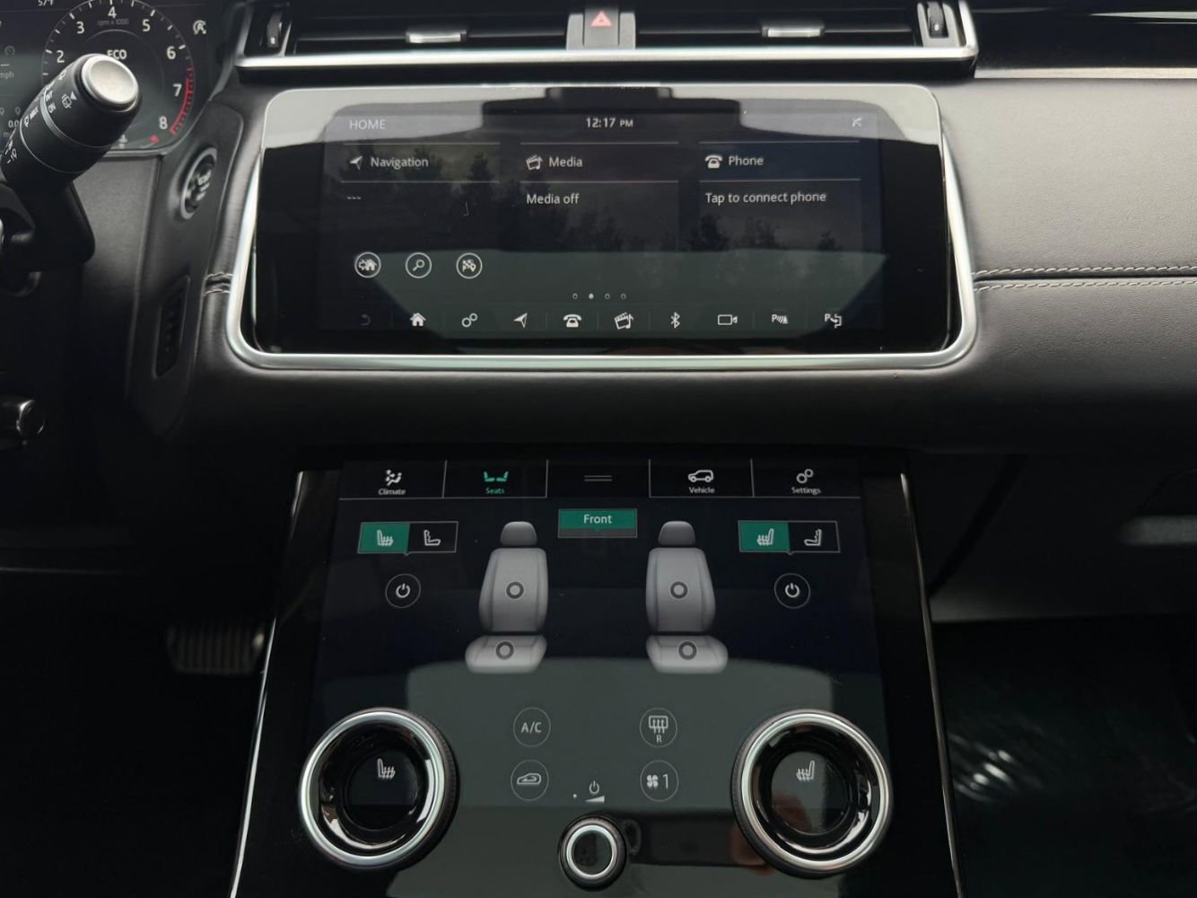 Used 2018 Land Rover Range Rover Velar R-Dynamic HSE image 14