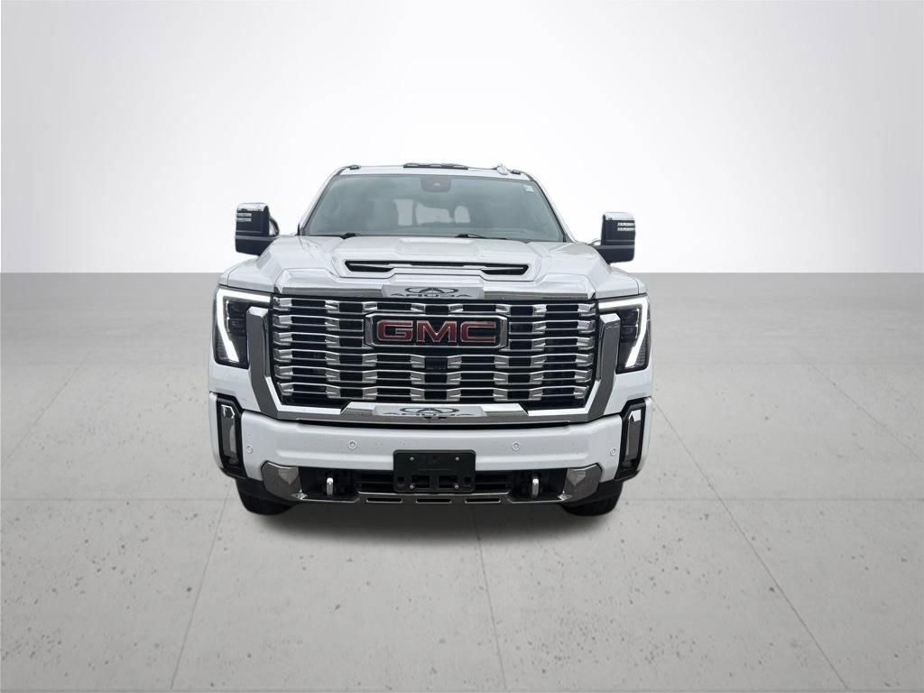 Used 2024 GMC Sierra 3500 Denali w/ Denali Reserve Package image 3