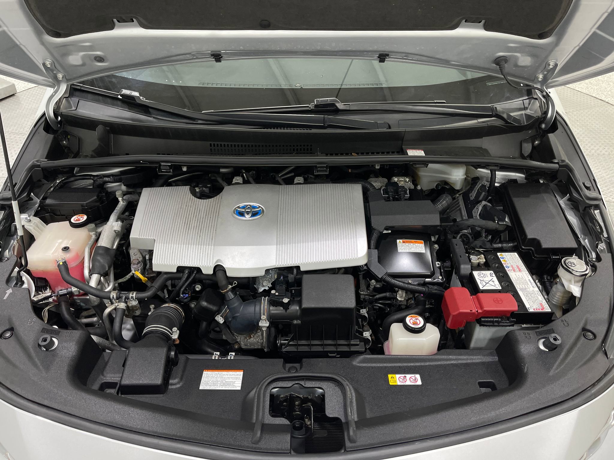 Used 2020 Toyota Prius Prime LE image 24