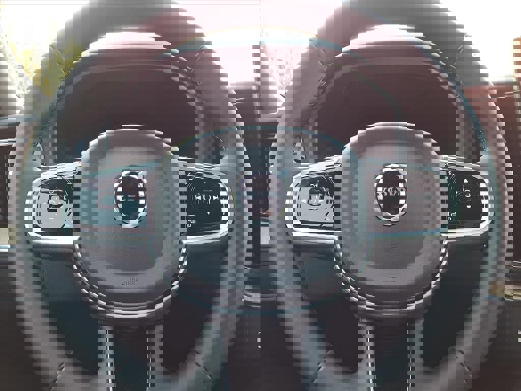 New 2026 Volvo XC60 B5 Plus w/ Protection Package Premier image 22