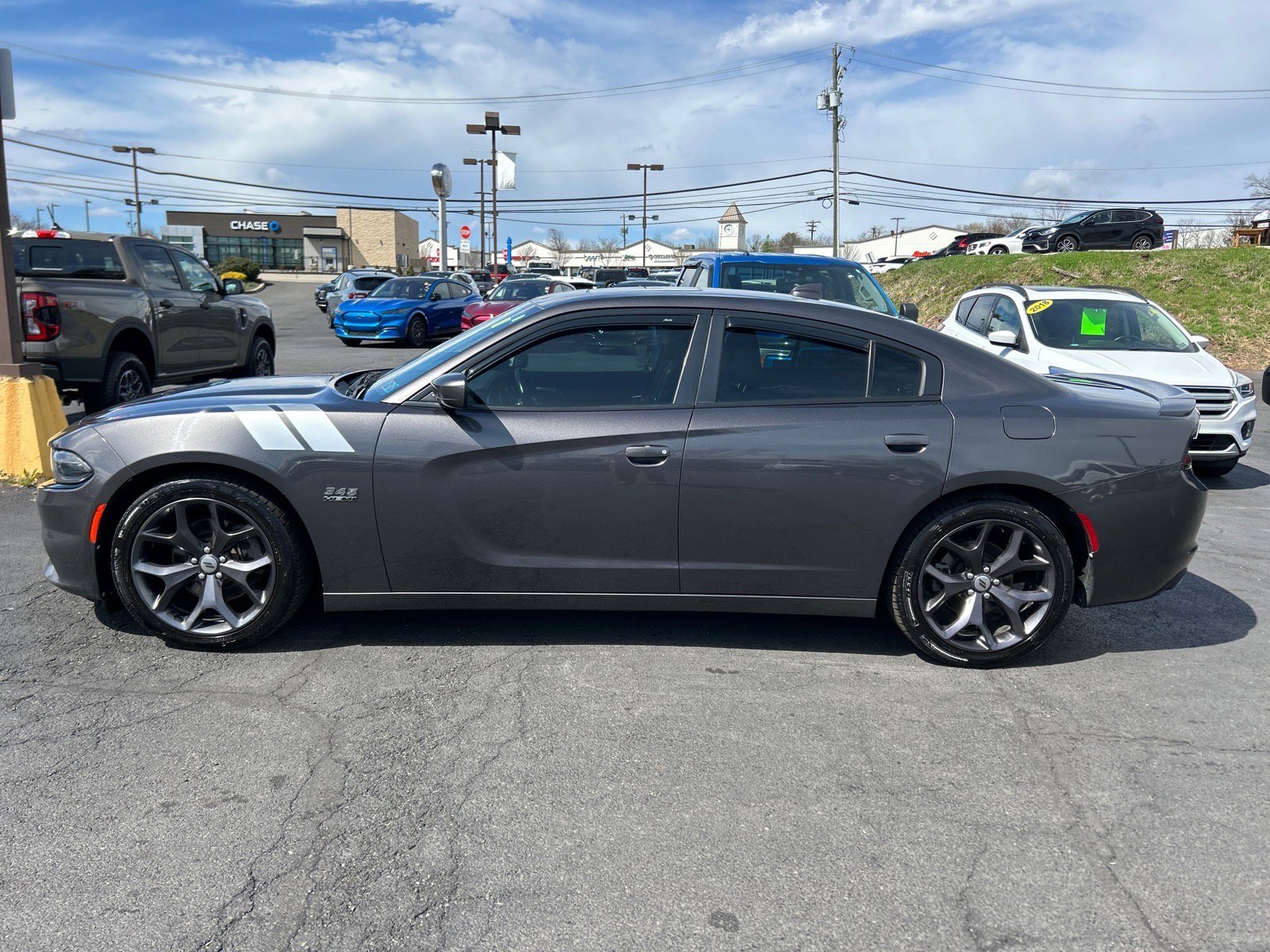 Used 2017 Dodge Charger R/T w/ Premium Group image 5
