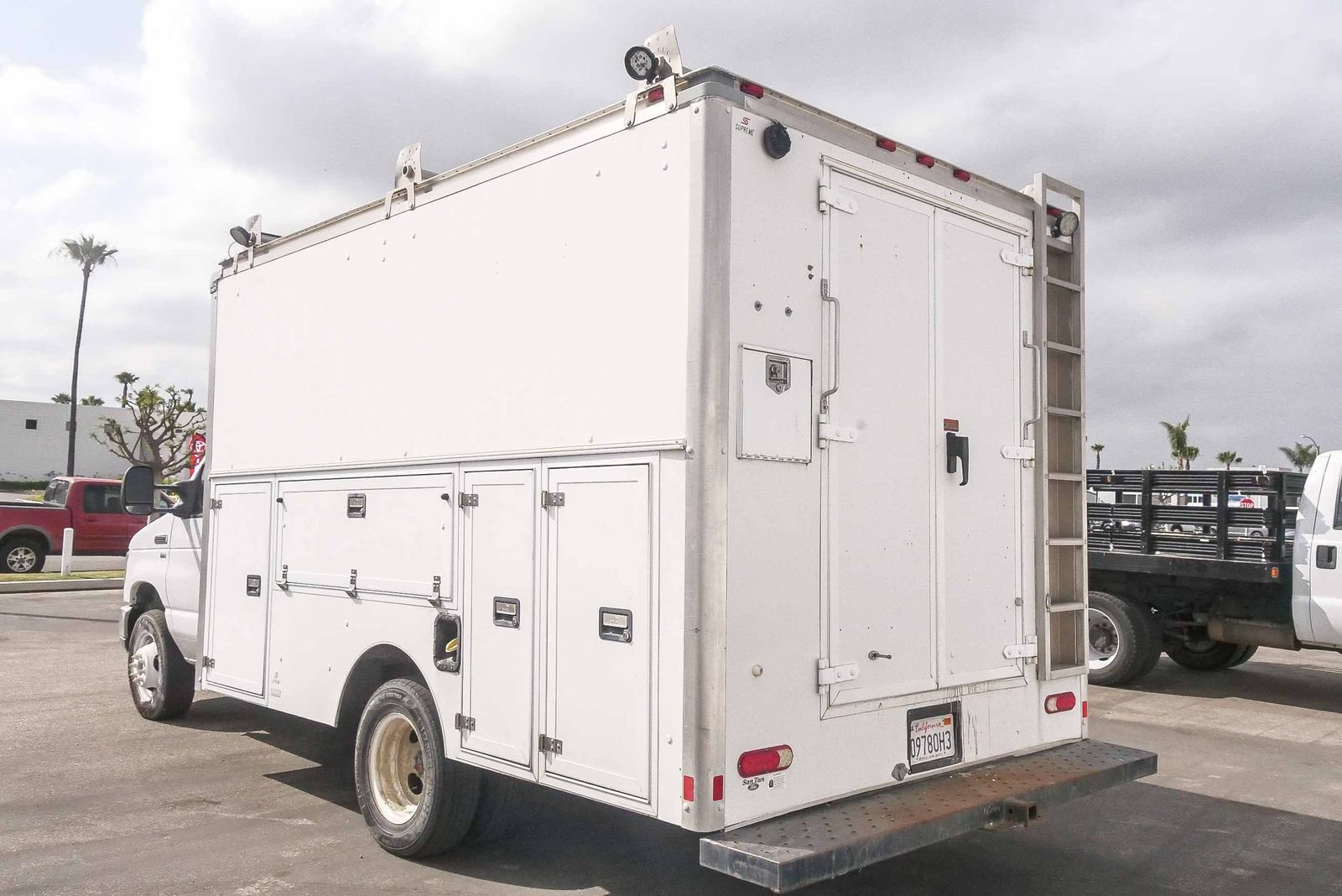 Used 2017 Ford E-350 and Econoline 350 Super Duty w/ Power Windows & Locks Group RWD image 7