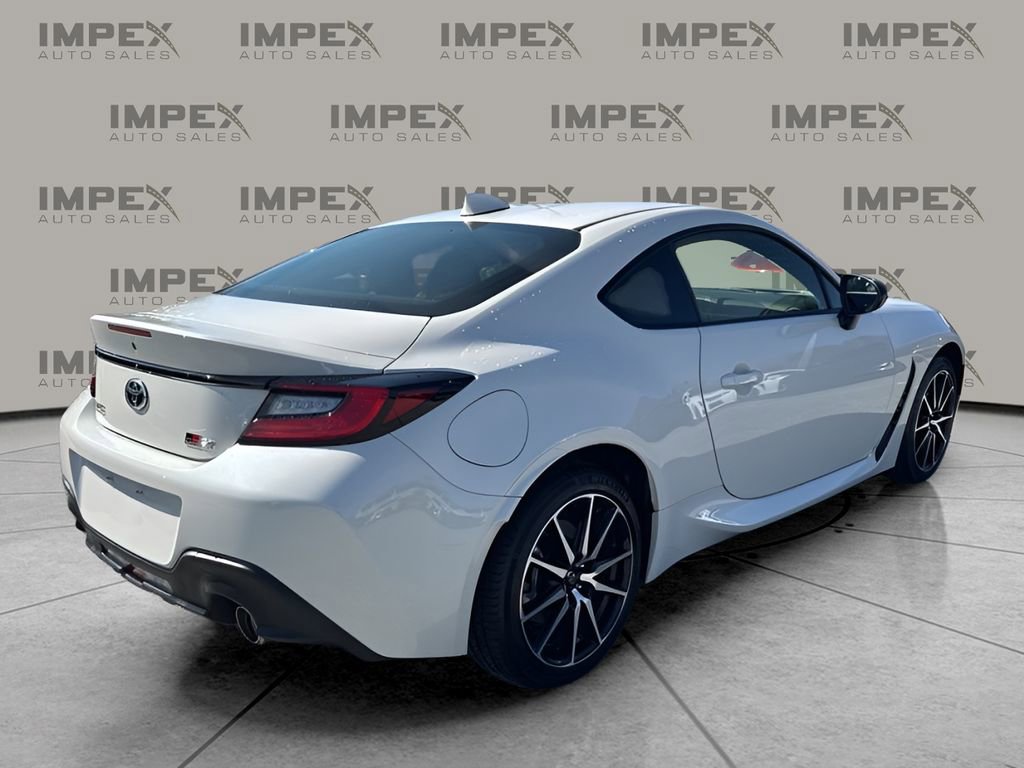 Used 2025 Toyota GR86 RWD image 5