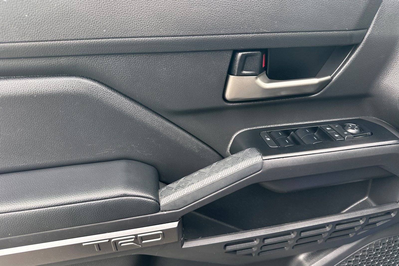 Used 2025 Toyota Tacoma TRD Sport image 10