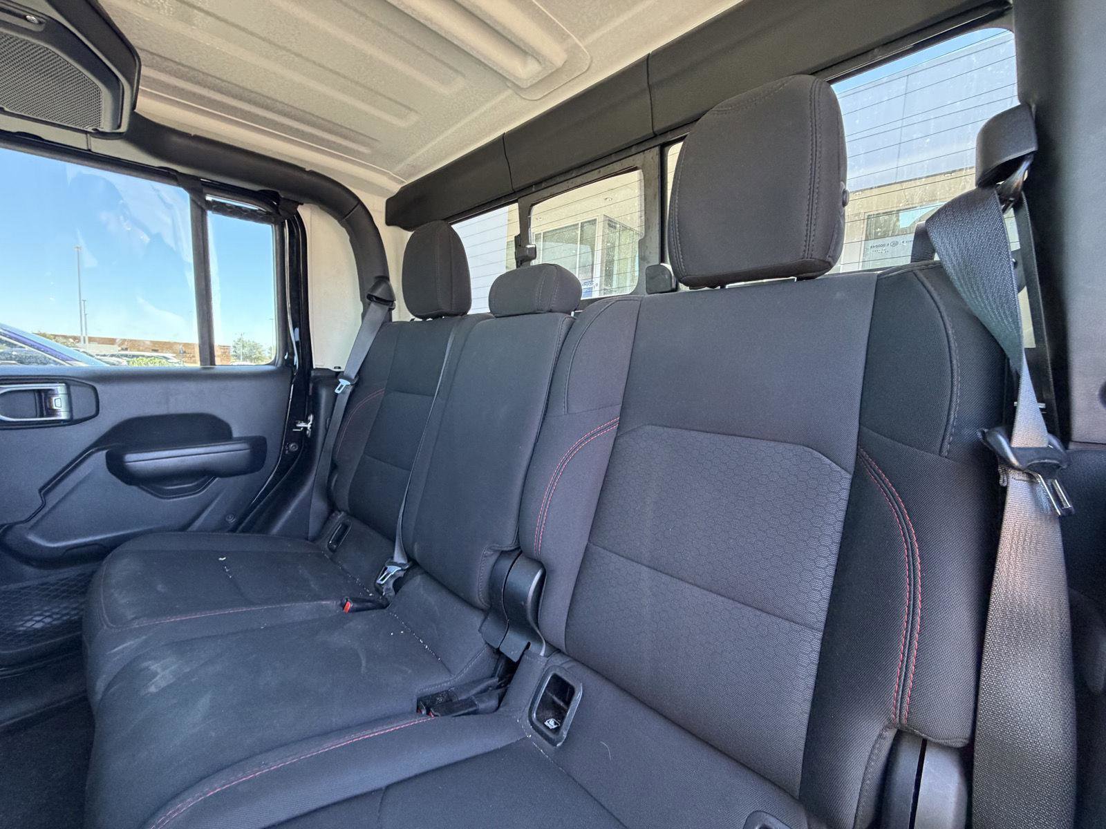 Used 2021 Jeep Gladiator Rubicon AWD/4WD image 19