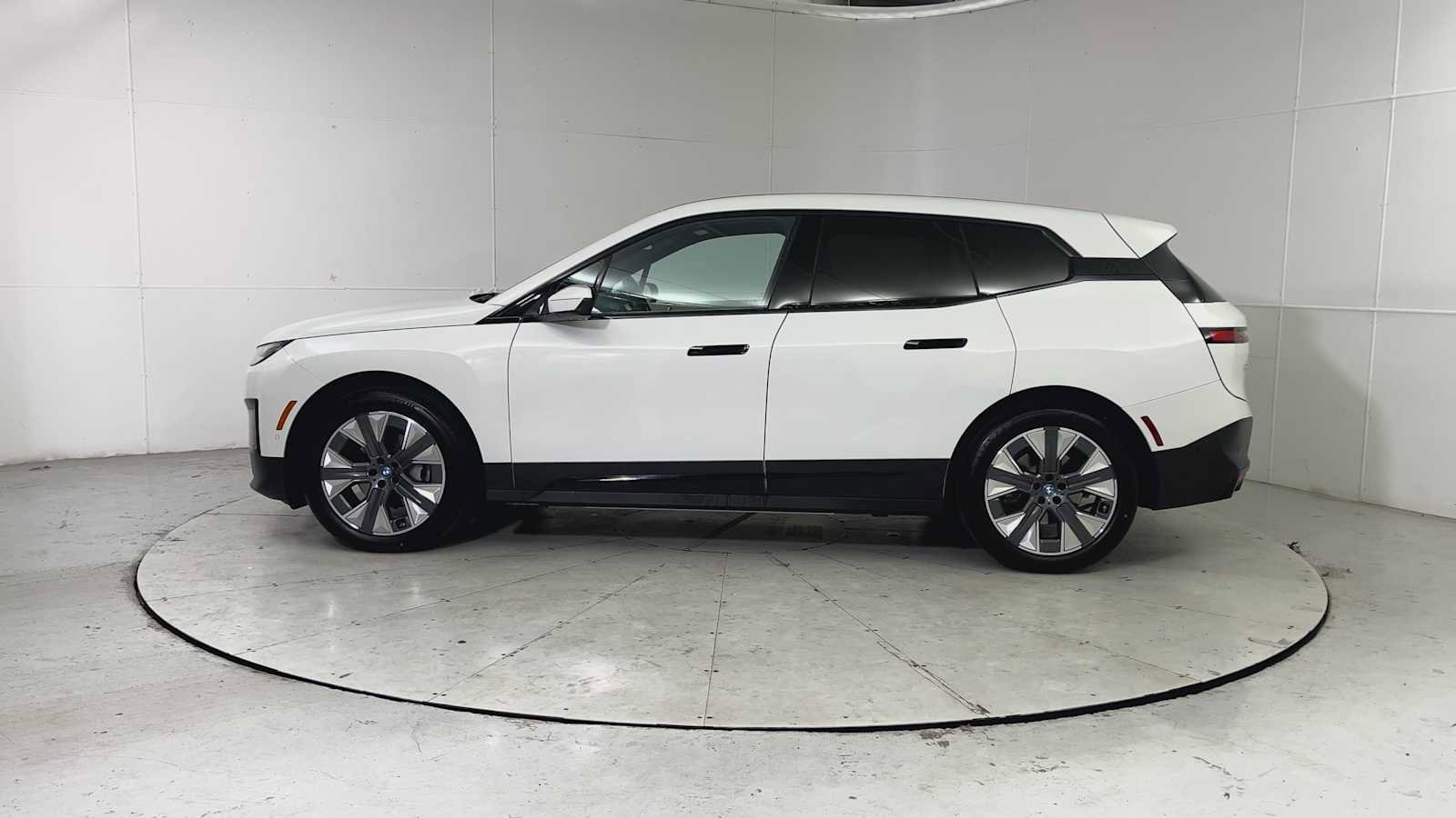 Certified 2024 BMW iX xDrive50 image 5