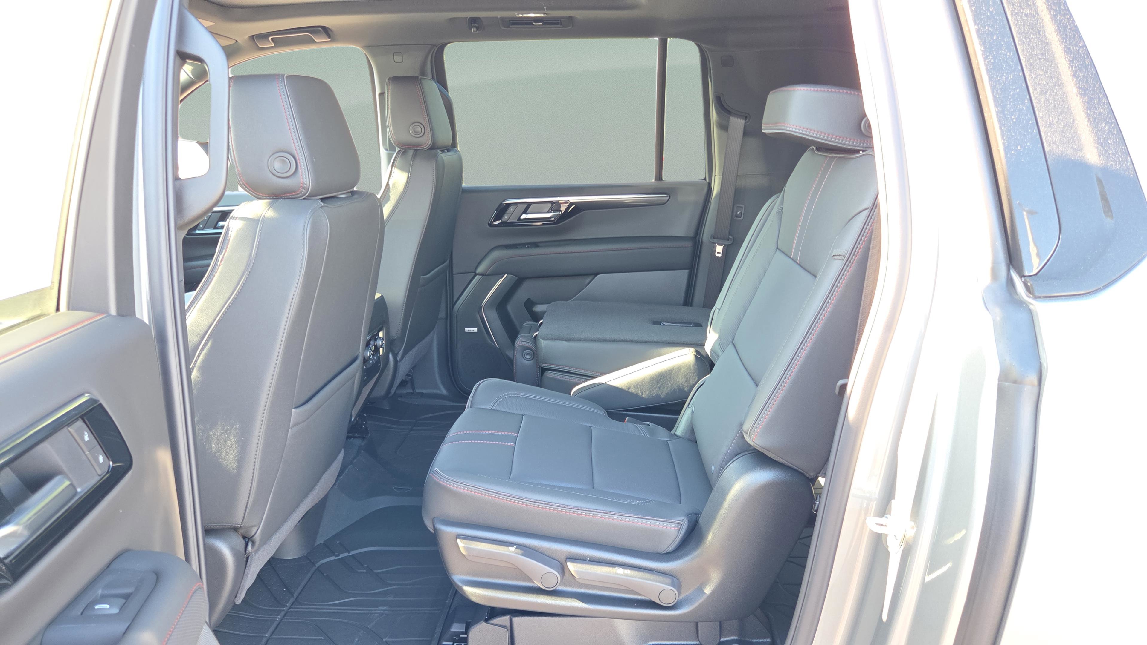 New 2026 Chevrolet Suburban RST w/ Comfort Package image 32