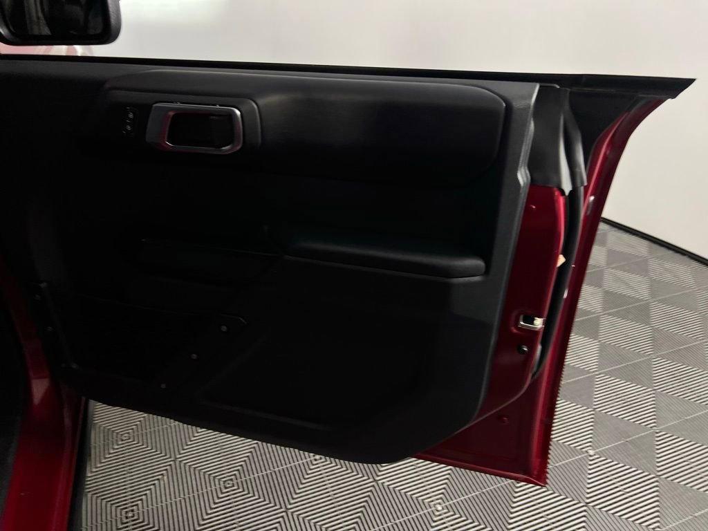 Used 2025 Ford Bronco Badlands image 36