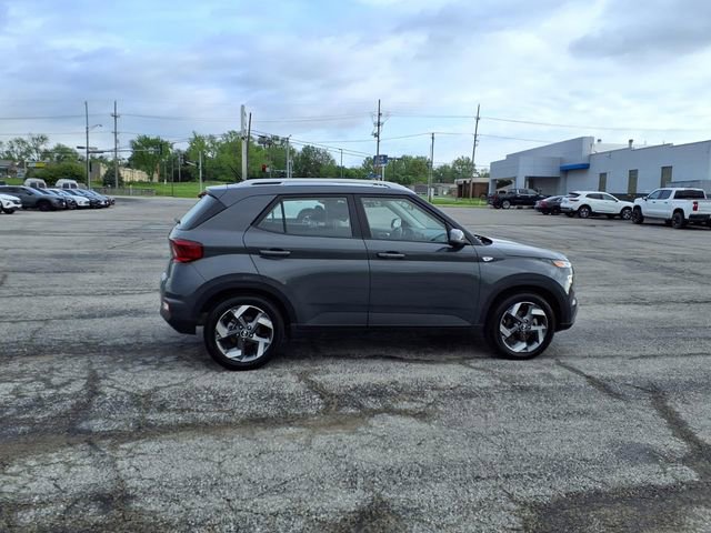Used 2025 Hyundai Venue SEL FWD image 18