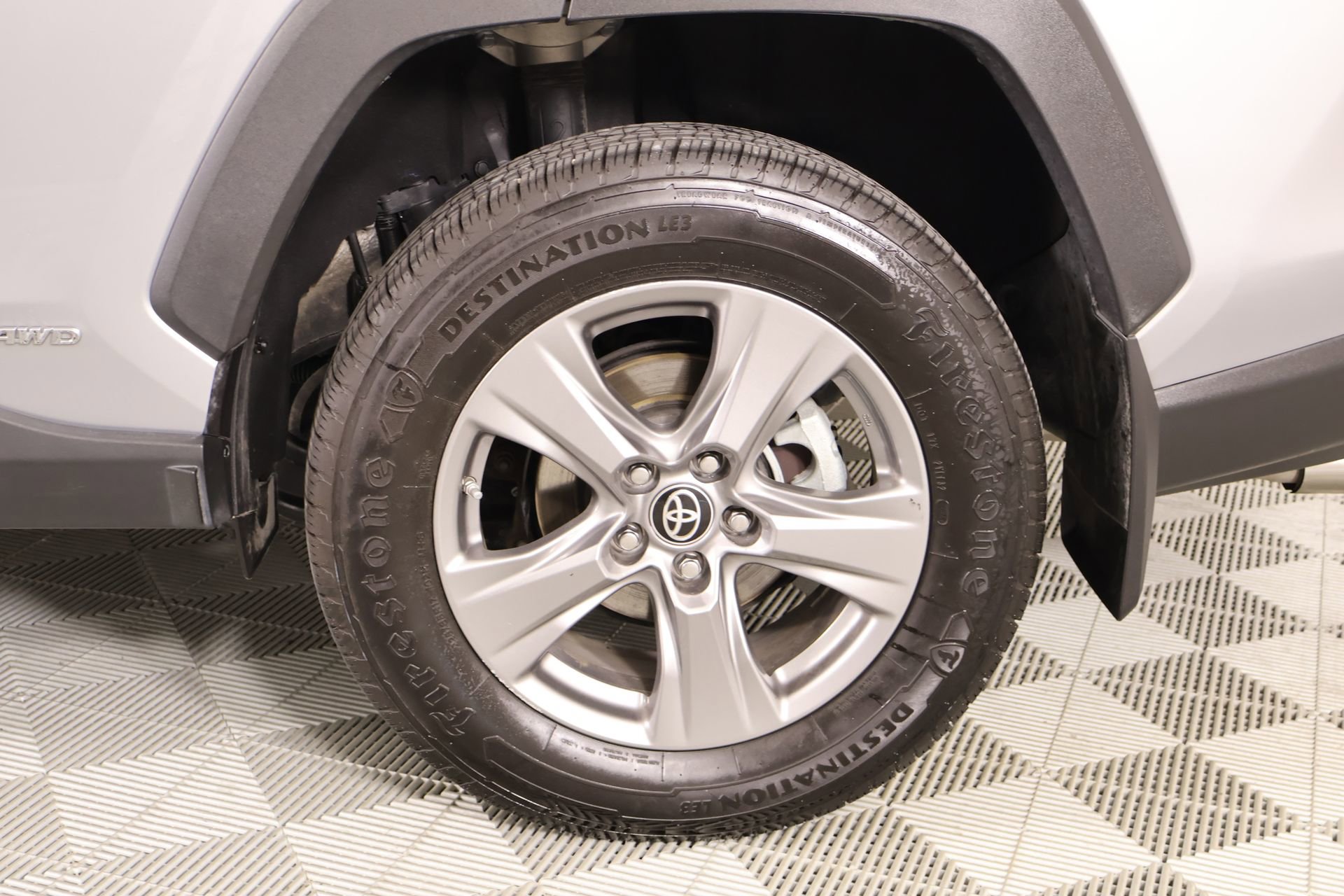 Used 2024 Toyota RAV4 LE AWD/4WD image 17