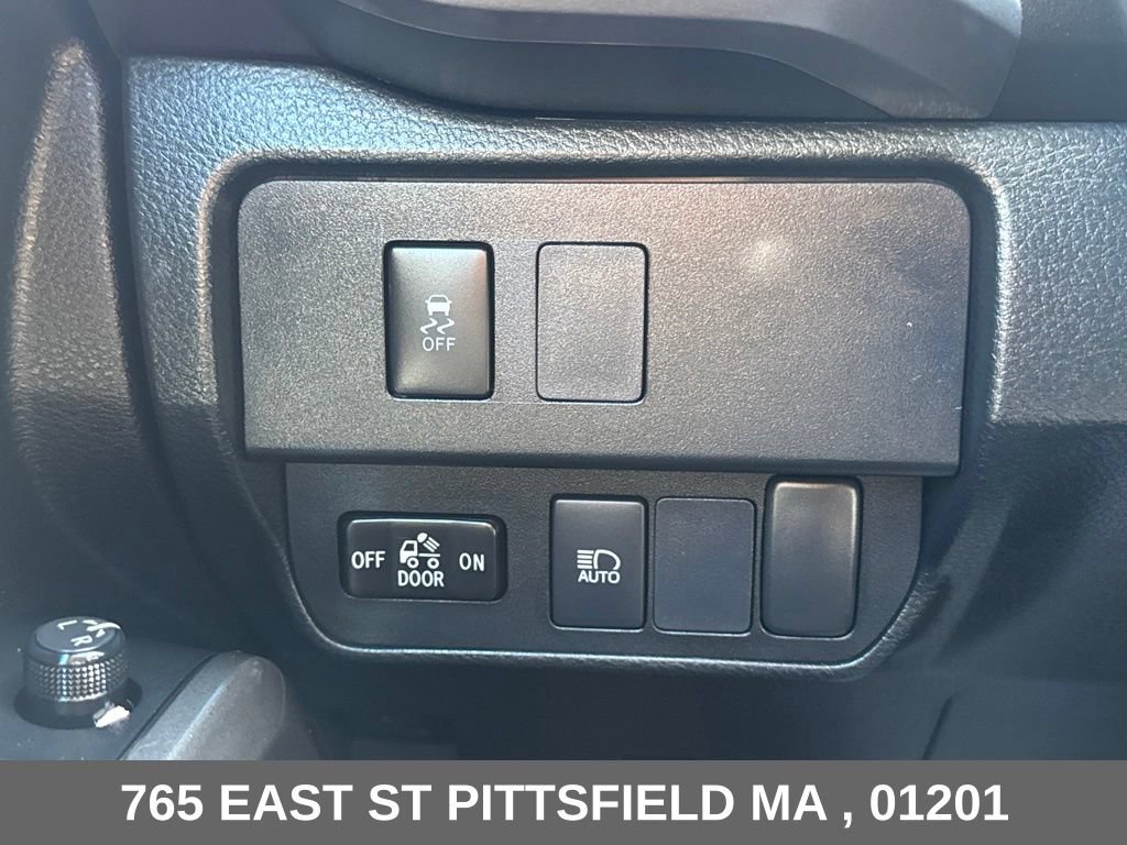 Used 2021 Toyota Tacoma SR5 AWD/4WD image 25