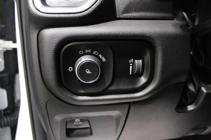 Used 2024 RAM 1500 Laramie AWD/4WD image 41