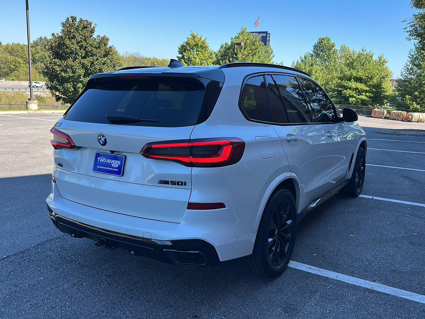 Used 2020 BMW X5 M50i w/ Executive Package AWD/4WD image 5