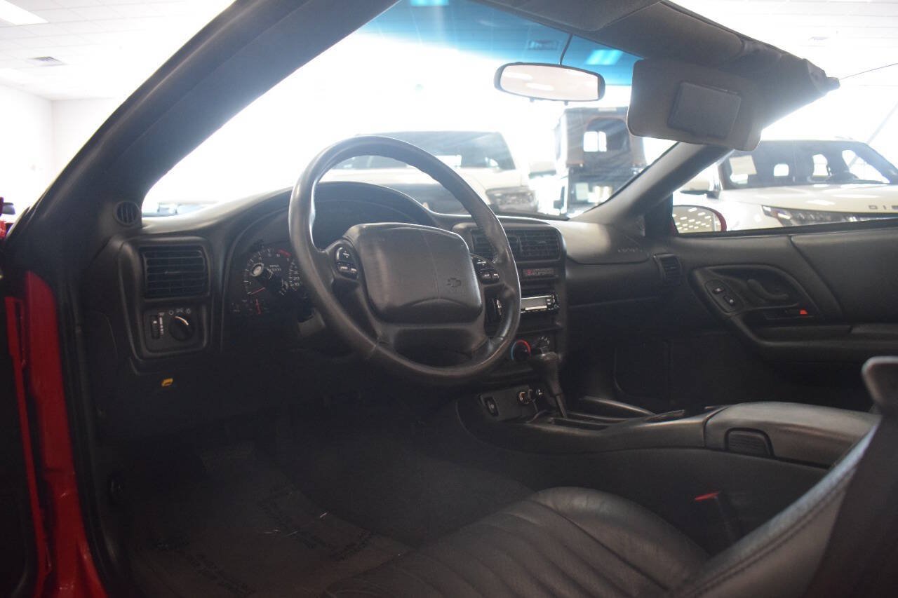 Used 2002 Chevrolet Camaro Z28 RWD image 39
