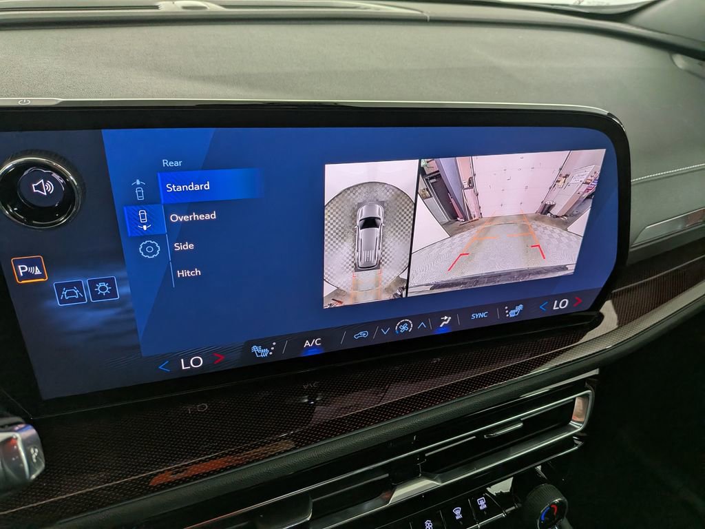 New 2026 Chevrolet Traverse Z71 w/ Driver Confidence Package image 27