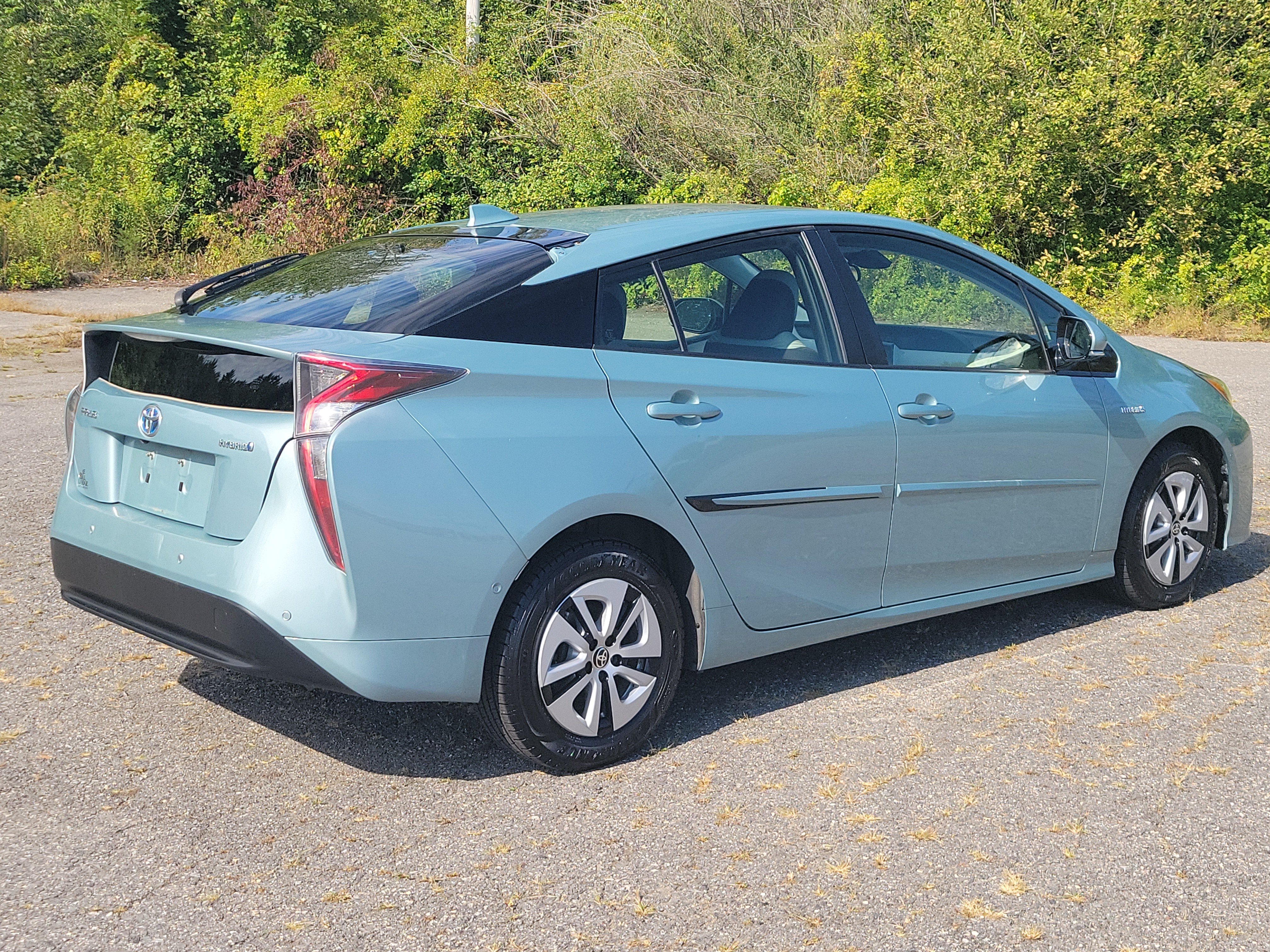 Used 2017 Toyota Prius Two w/ Prius Two Safety Plus Package FWD image 5
