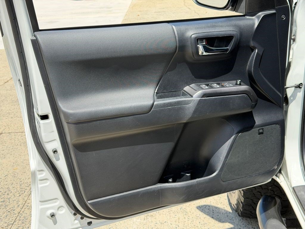 Used 2019 Toyota Tacoma TRD Pro AWD/4WD image 13