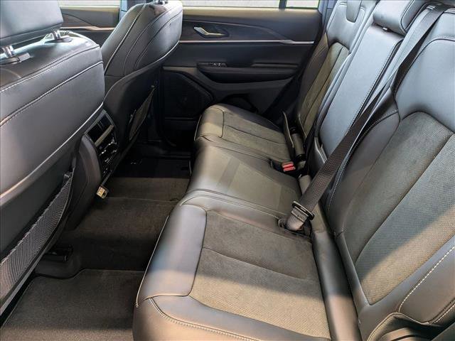 New 2026 Jeep Grand Cherokee Altitude image 13