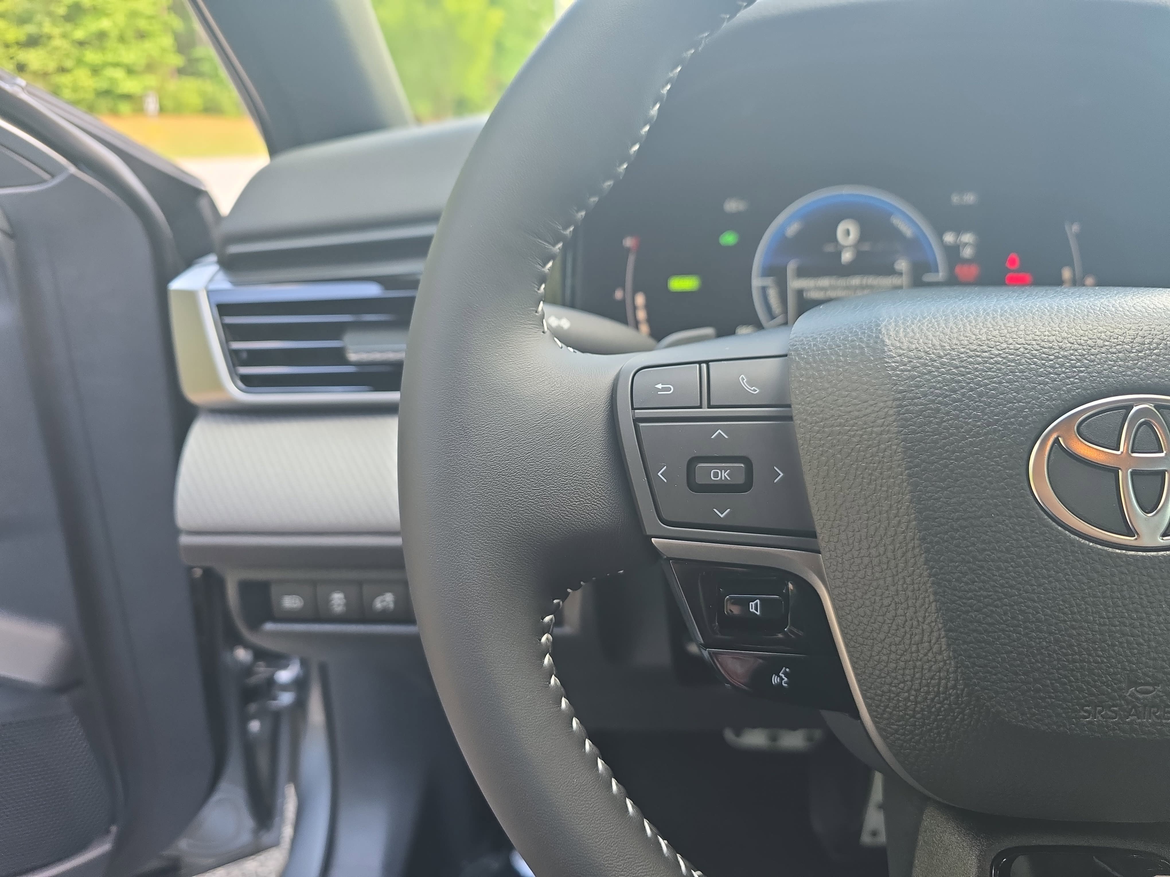 Used 2026 Toyota Camry SE w/ Convenience Package FWD image 16