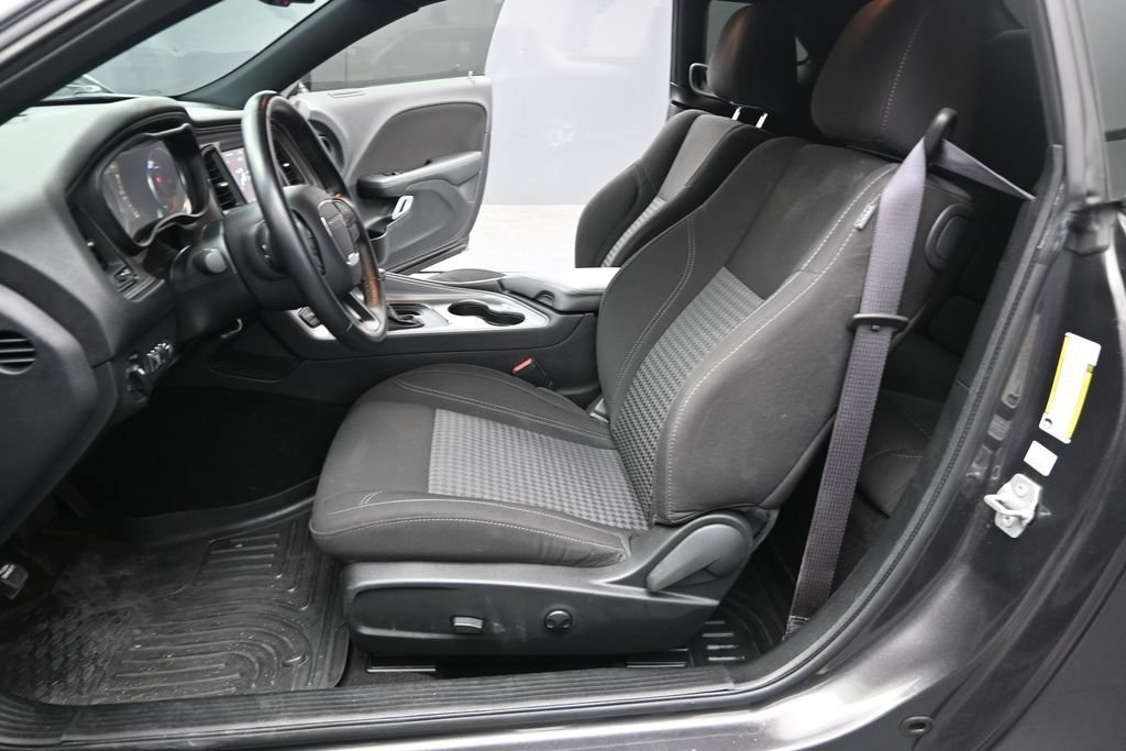 Used 2023 Dodge Challenger SXT RWD image 15