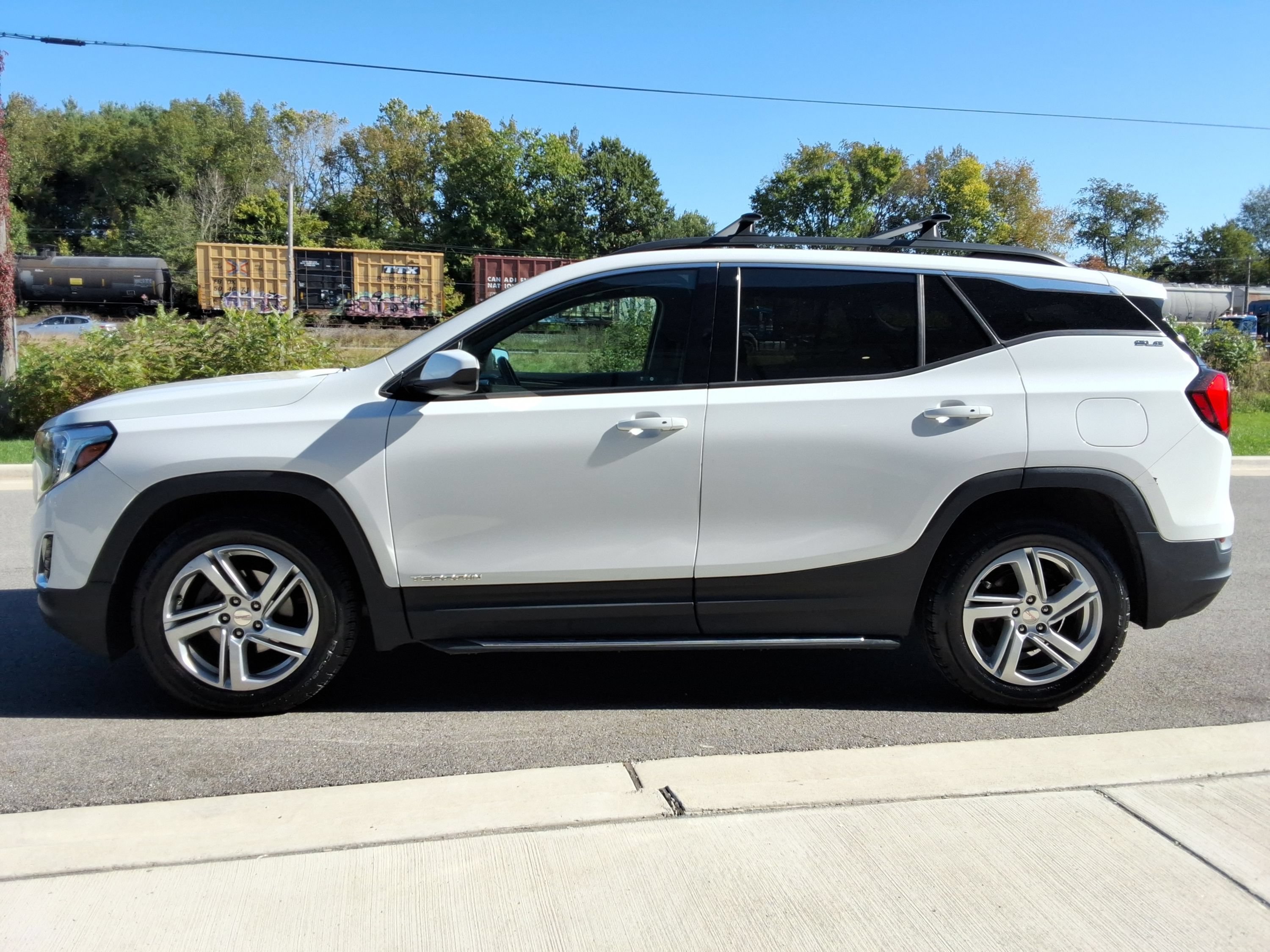 Used 2020 GMC Terrain SLE w/ Driver Convenience Package AWD/4WD image 9