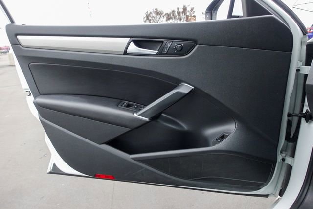 Used 2021 Volkswagen Passat 2.0T SE image 21