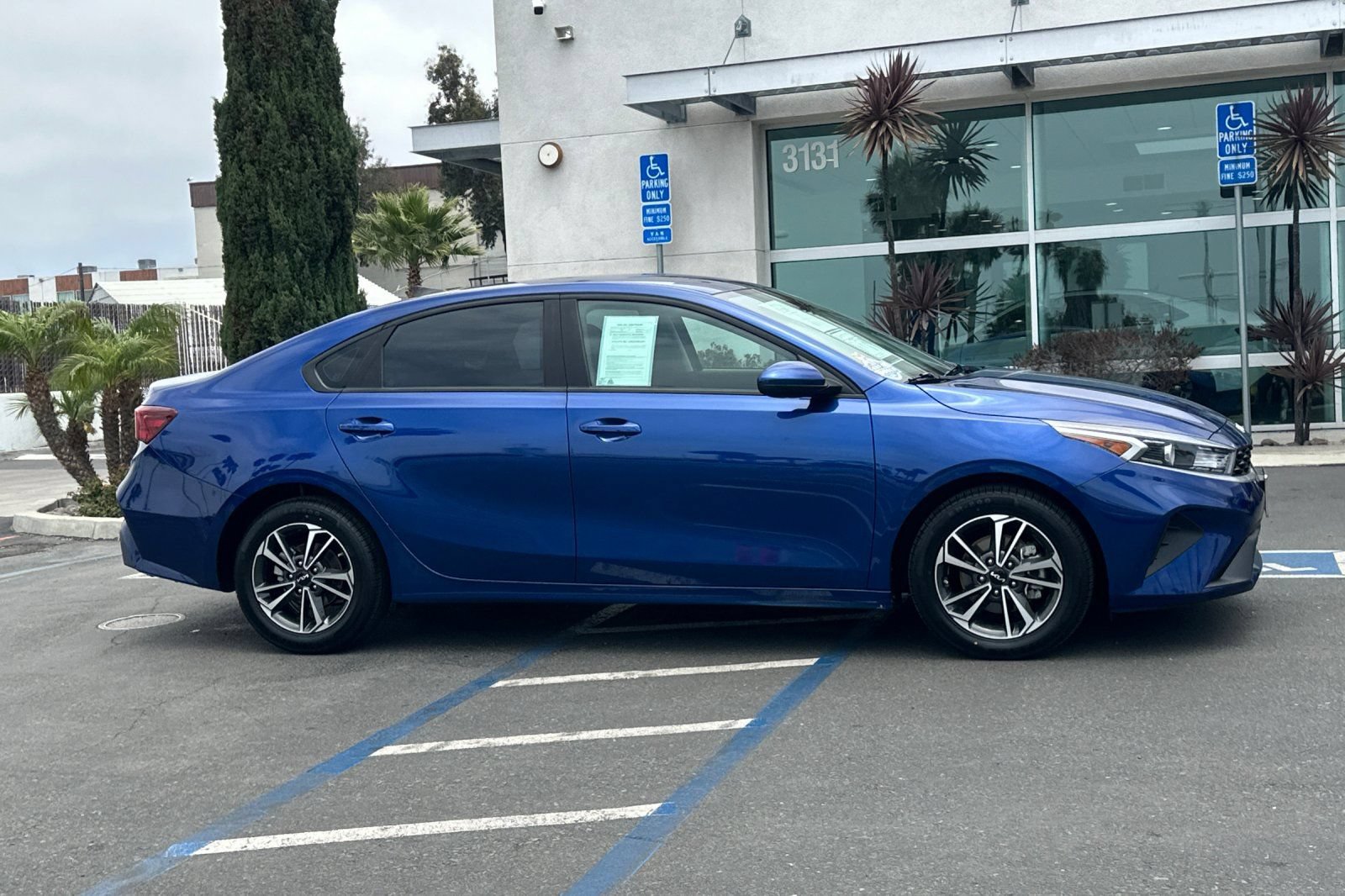 Used 2024 Kia Forte LXS FWD image 3