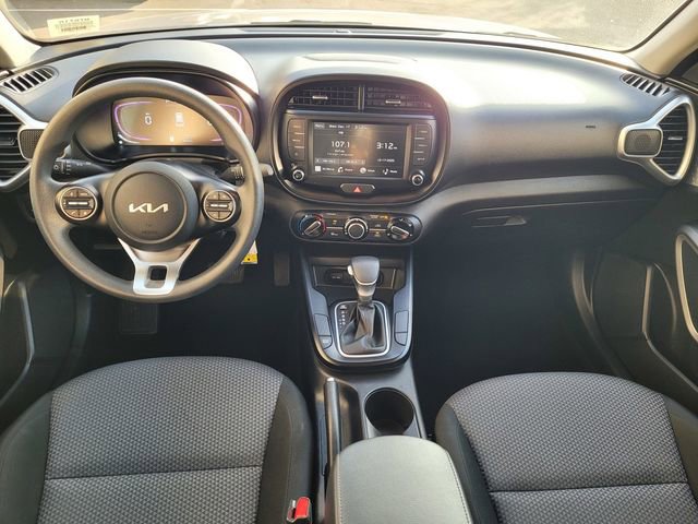 Used 2024 Kia Soul LX w/ Option Group 015 image 9