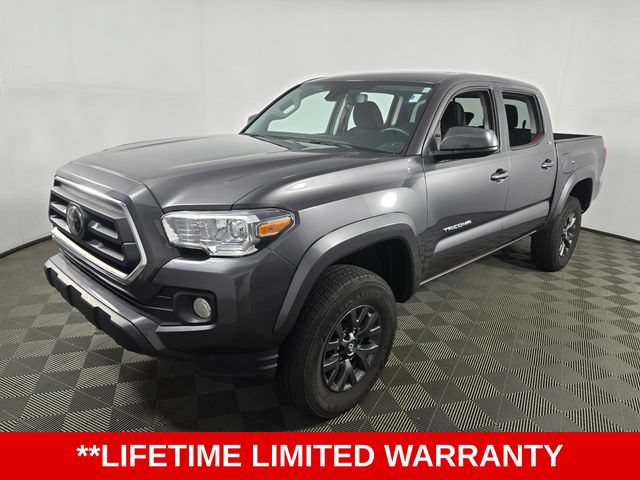 Used 2022 Toyota Tacoma SR5 AWD/4WD image 3