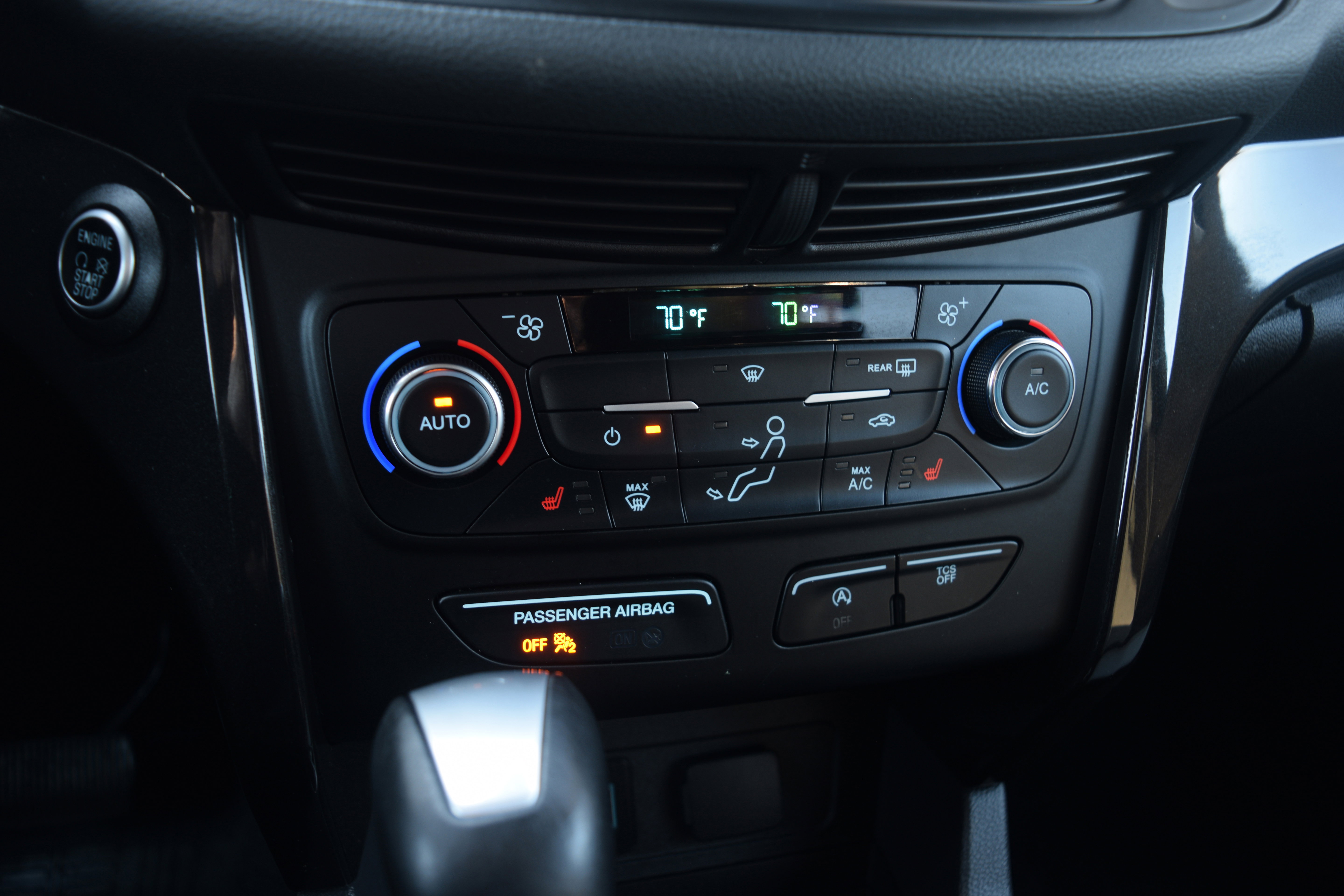 Used 2017 Ford Escape Titanium image 11