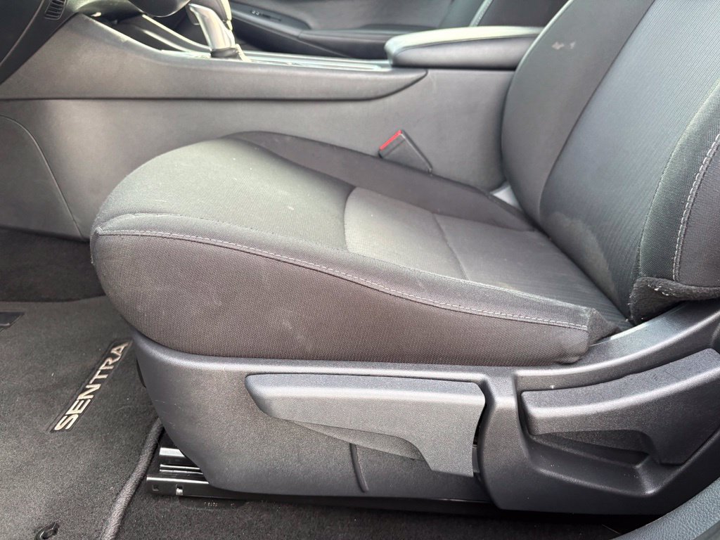 Used 2025 Nissan Sentra SV w/ All-Weather Package FWD image 9