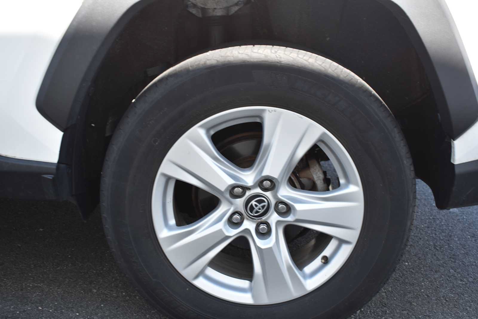 Used 2021 Toyota RAV4 XLE AWD/4WD image 20
