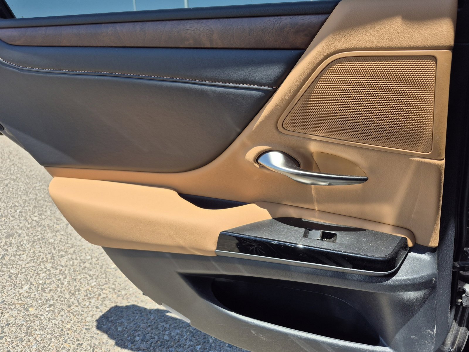 Used 2024 Lexus ES 350 w/ Premium Package FWD image 19