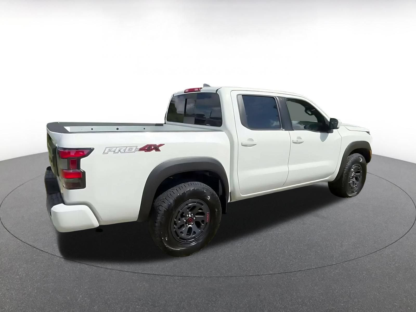 Used 2026 Nissan Frontier PRO-4X AWD/4WD image 13