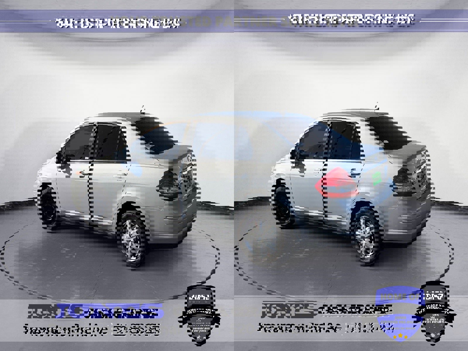 Used 2011 Nissan Versa 1.8 S w/ Plus Pkg image 3