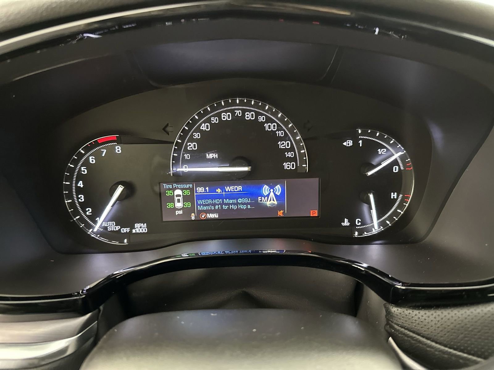 Used 2018 Cadillac XT5 Luxury w/ Driver Awareness Package image 15