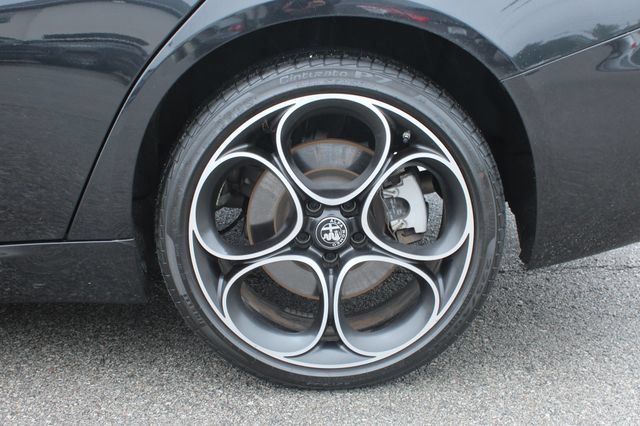 Used 2024 Alfa Romeo Giulia Ti AWD/4WD image 35