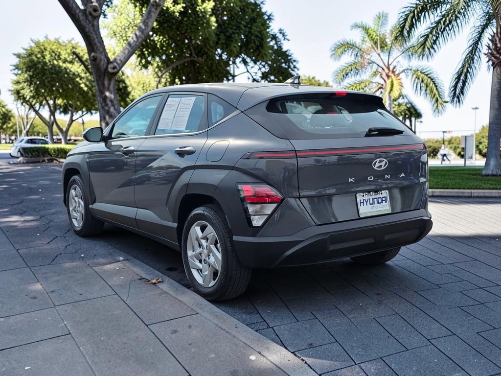 Used 2025 Hyundai Kona SE image 7