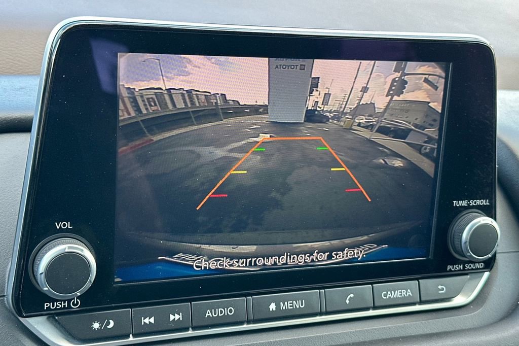 Used 2023 Nissan Rogue S image 22