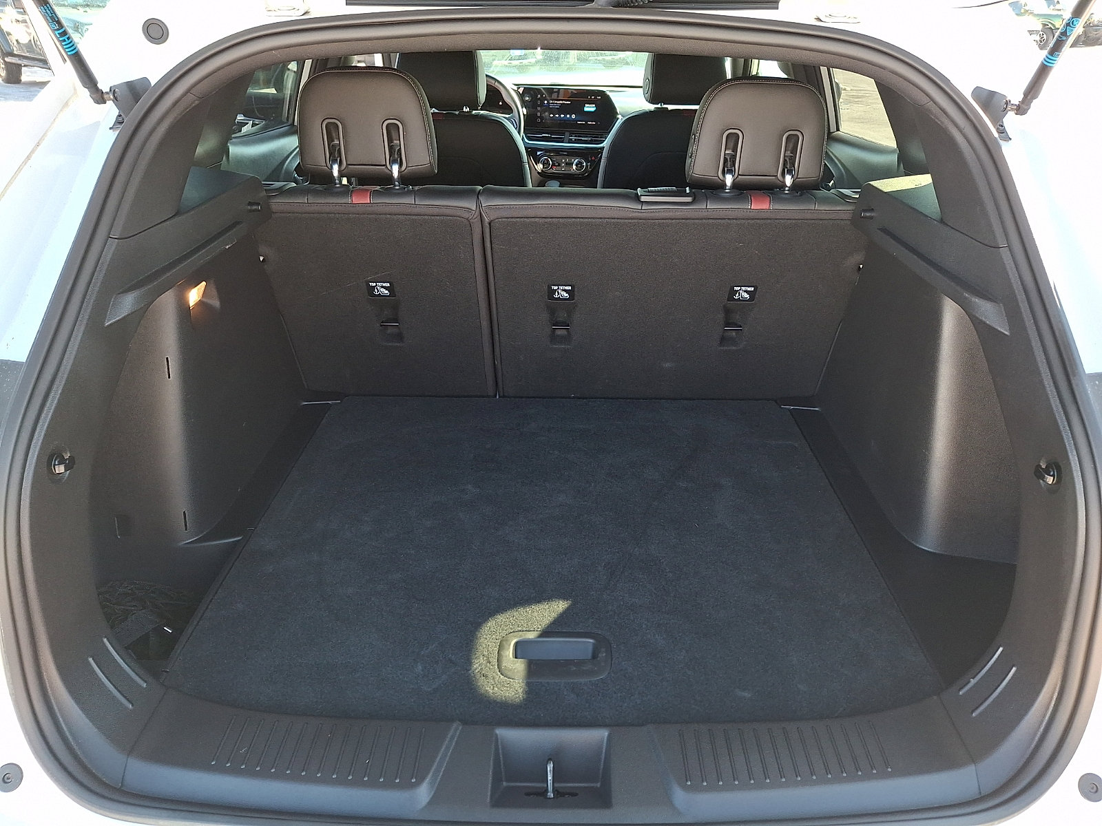 Certified 2024 Chevrolet Trax RS w/ Driver Confidence Package image 28