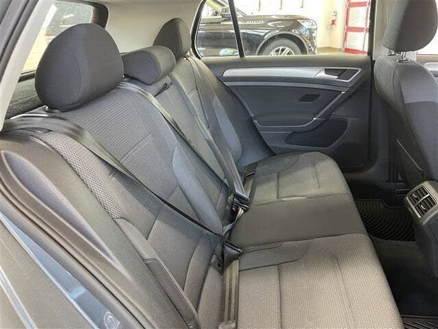 Used 2016 Volkswagen Golf S FWD image 28