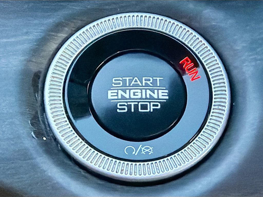 Used 2024 Jeep Grand Cherokee L Limited w/ Luxury Tech Group II image 38