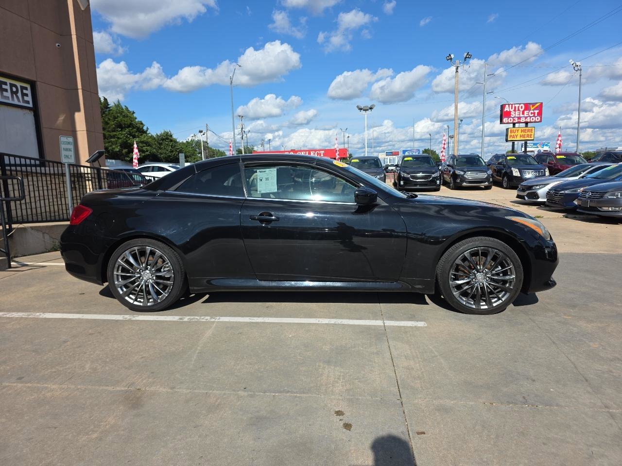 Used 2011 INFINITI G37 Convertible w/ Premium Pkg RWD image 4