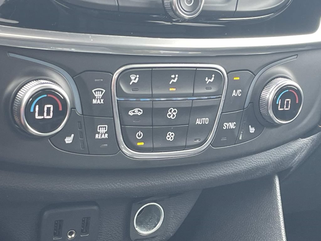 Used 2019 Chevrolet Traverse LT w/ LT Premium Package AWD/4WD image 22