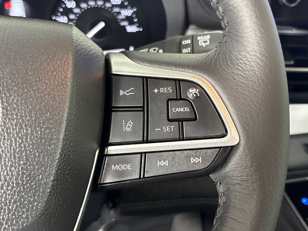 Certified 2026 Toyota Sienna XLE image 17