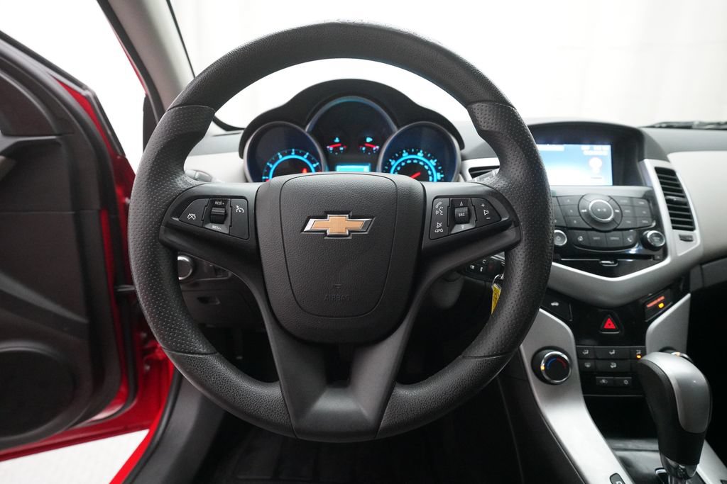 Used 2015 Chevrolet Cruze LT FWD image 4