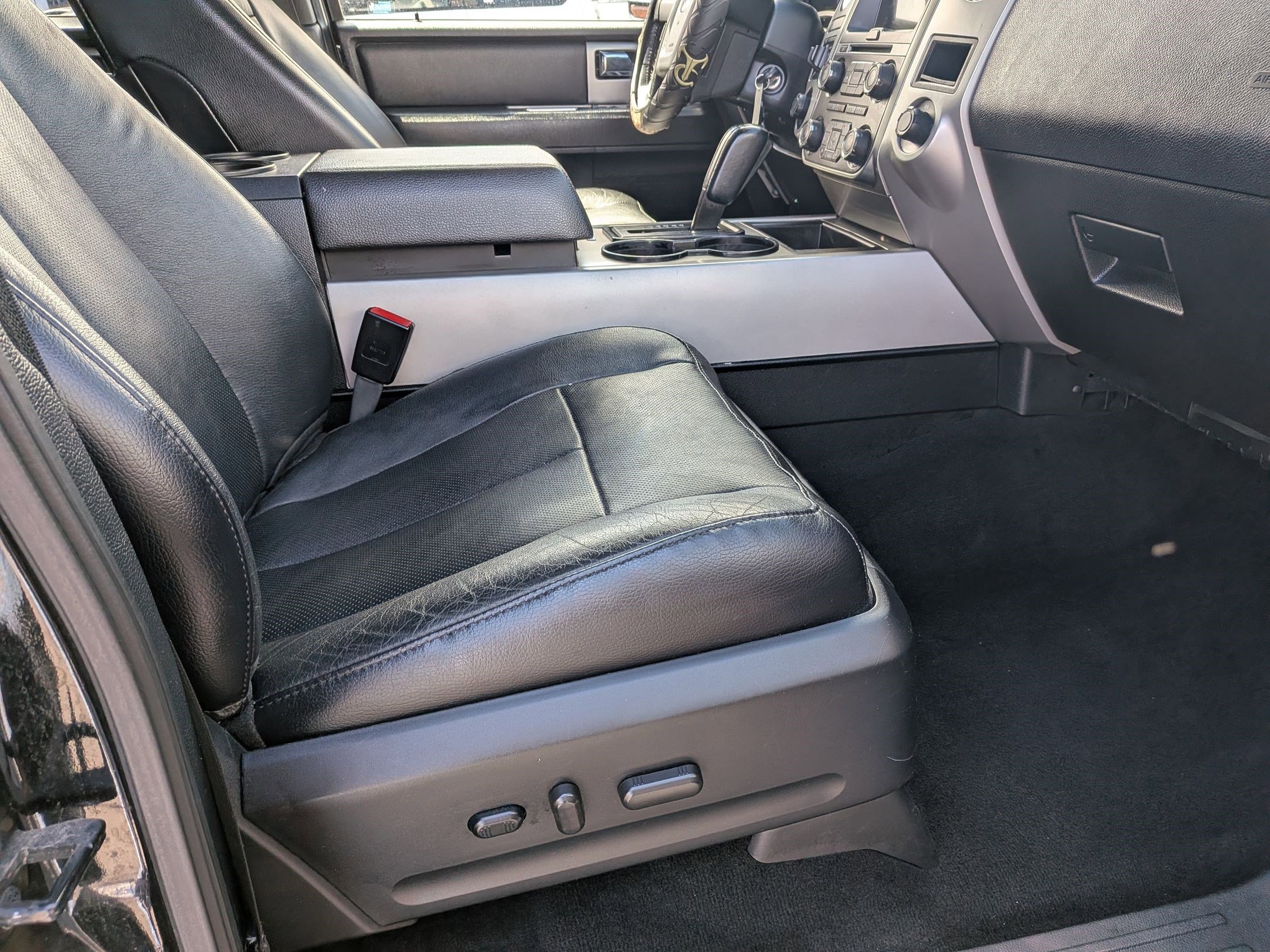 Used 2017 Ford Expedition XLT w/ Equipment Group 201A AWD/4WD image 30